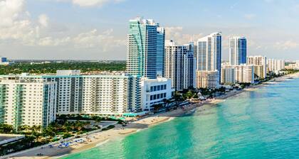 LOVELY HOUSE IN THE HEART OF HALLANDALE BEACH