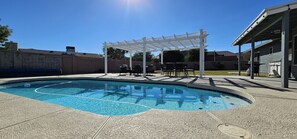Piscine extérieure, piscine chauffée
