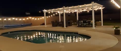 Piscine extérieure, piscine chauffée