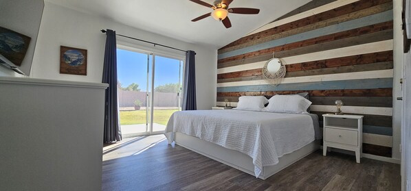 3 bedrooms, desk, iron/ironing board, travel cot