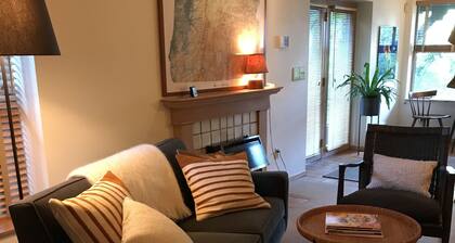 Beautiful Downtown Studio Perfect to Disconnect