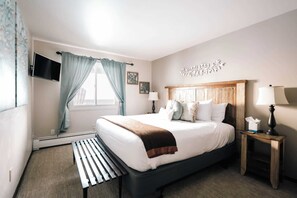 2 bedrooms, iron/ironing board, WiFi, bed sheets - MTN View | Close to Lifts | Heated Pool | Copper (Copper)