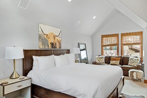 4 makuuhuonetta, silitysrauta/-lauta, ilmainen Wi-Fi, vuodevaatteet