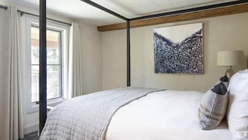 Premium bedding, down comforters, minibar, in-room safe