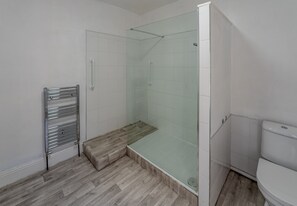 House, Ensuite | Bathroom