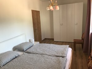 2 sovrum, strykjärn/strykbräda, resesäng och gratis wi-fi