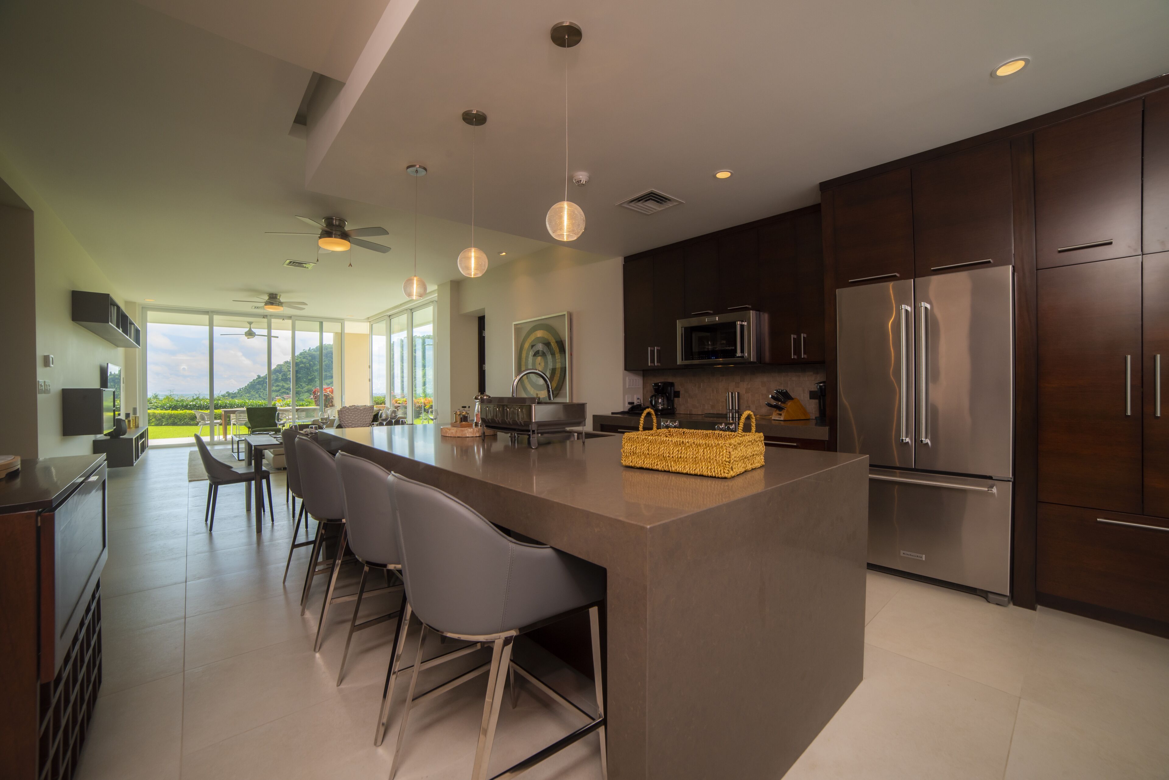 Presidential Condo | Private kitchen | Fridge, oven, griddle, cookware/dishes/utensils
