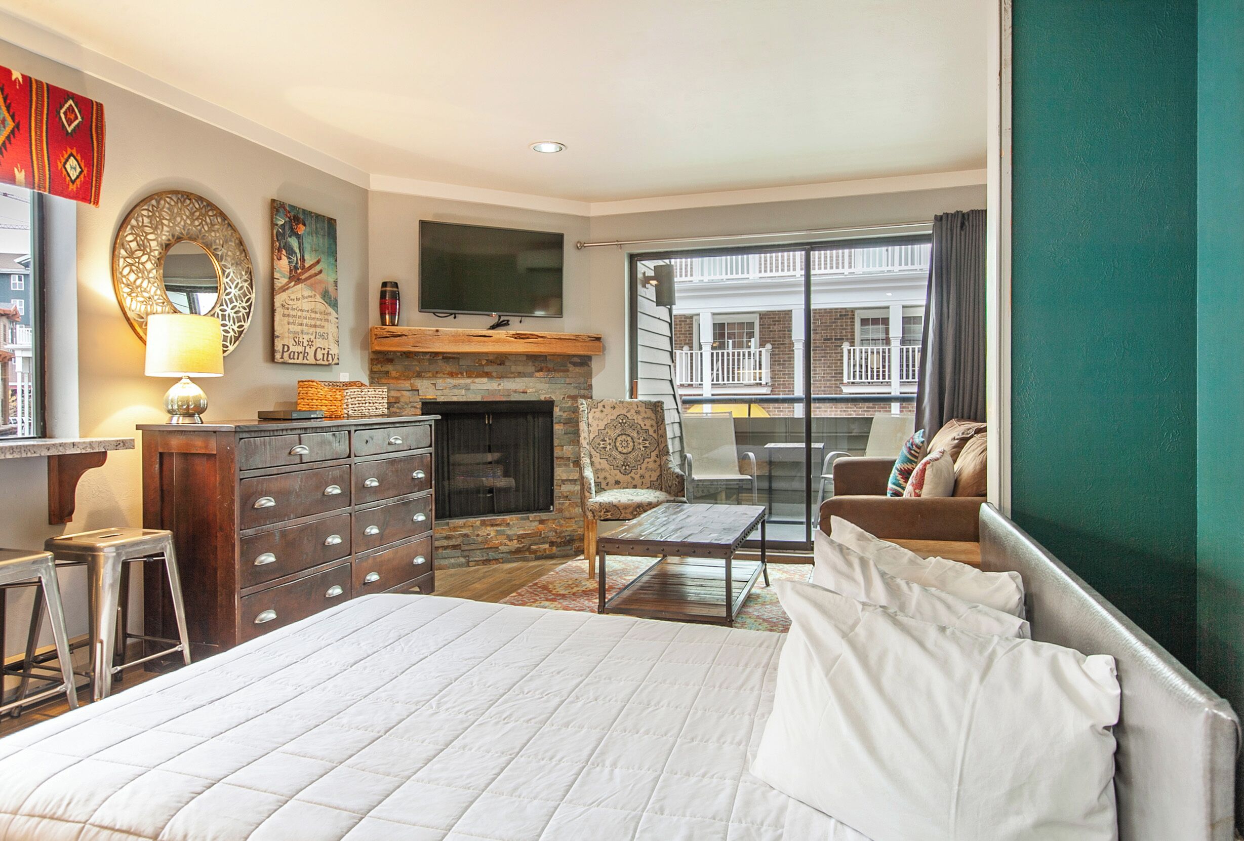 1 habitación, escritorio, tabla de planchar con plancha y wifi gratis 