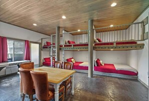 4 habitaciones, cuna de viaje, wifi gratis y ropa de cama 