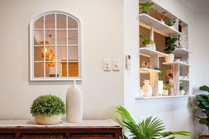 Interior - 2 Bedroom, 2 Bathroom Apartment, 5 minutes to the Main Street (Airlie Beach)