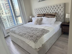 1 quarto, escrivaninha, ferros/tábuas de passar roupa, Wi-Fi de cortesia