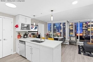 Refrigerador, microondas, horno y parrilla de estufa 