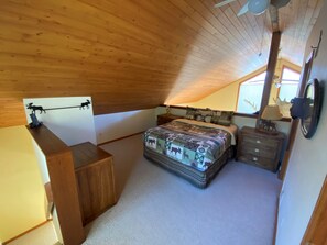 3 bedrooms, travel crib, free WiFi, bed sheets