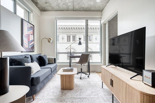 TV, stereo - Lower Nob Hill 1BR w/ W/D + Roofdeck + CVS on site by Blueground (San Francisco)