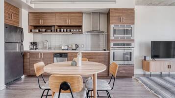 Fridge, microwave, oven, dishwasher