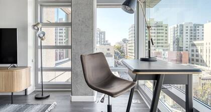 Lower Nob Hill 2BR w/ Roofdeck, BBQ, near Shops, by Blueground