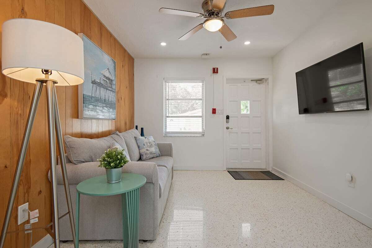 2A Newly Renovated 1/1 at Coastal Cottages 