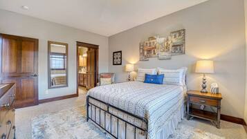 2 bedrooms, desk, iron/ironing board, travel crib