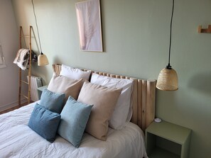1 bedroom, desk, travel cot, free WiFi - Le Patio in Juno Beach, 100 m from the sea - Parking - Wifi - Cos (Courseulles-sur-Mer)