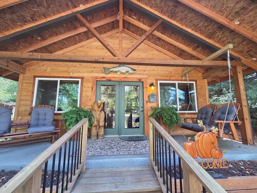 Romantic Cozy (heated/AC) clean cabin near Ohio side Pymatuning Lake