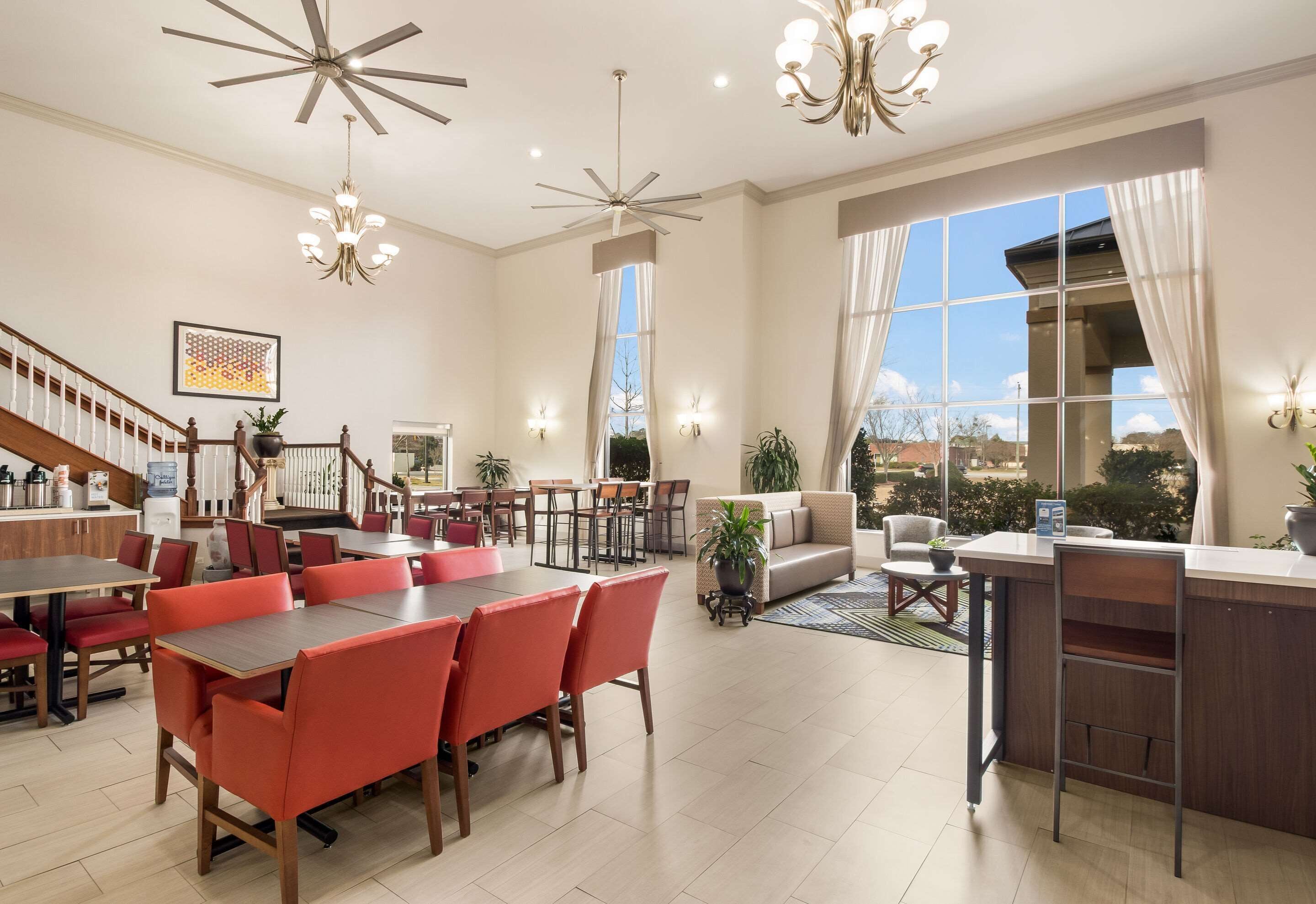 Free daily continental breakfast