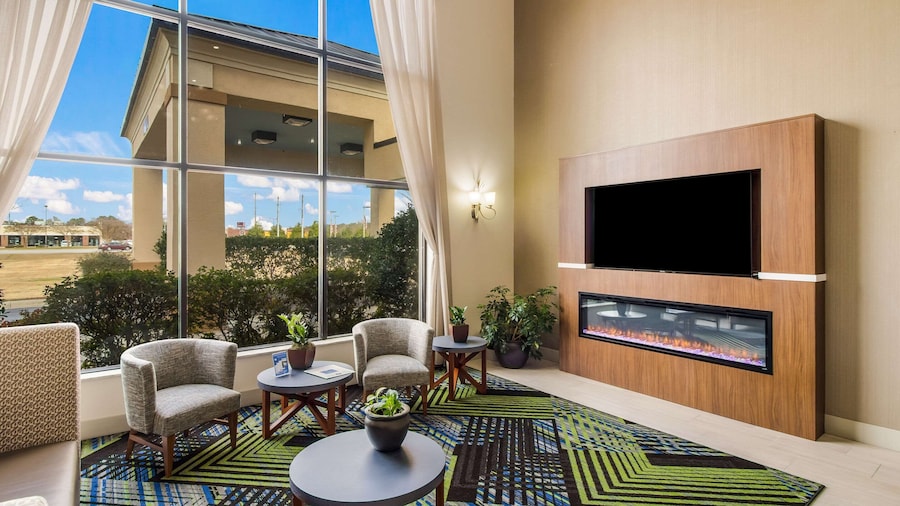 Clarion Pointe New Bern