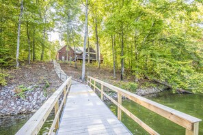 Property grounds - "A Place To Land" on WATTS BAR LAKE with a PRIVATE BOAT DOCK! (Spring City)
