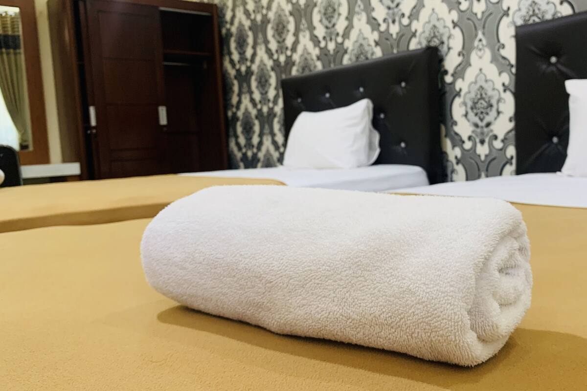 Free WiFi, bed sheets