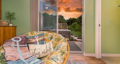 Heated Pool & Luxurious Spa! Close to Mineral Springs & Beaches!☀️🌴