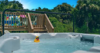 Heated Pool & Luxurious Spa! Close to Mineral Springs & Beaches!☀️🌴
