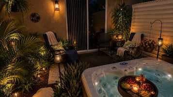 Outdoor spa tub