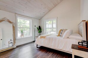 Desk, iron/ironing board, travel cot, free WiFi