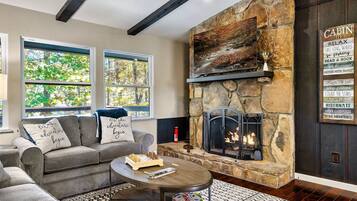 Smart TV, chimenea