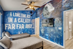 3 makuuhuonetta, työpöytä, vauvan matkasänky, ilmainen Wi-Fi