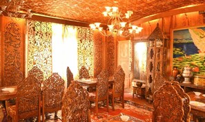 Ảnh chưa phân loại, 2 trong số 19 ảnh, nút