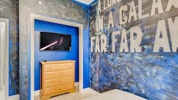 3 bedrooms, desk, iron/ironing board, travel crib