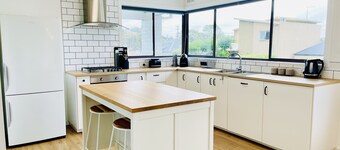 6 Lake st, 4 bedroom , 3 bathroom, 4 toilets, kitchen upstairs and downstairs