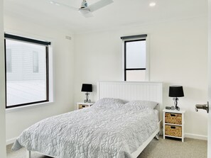 4 bedrooms, desk, iron/ironing board, bed sheets