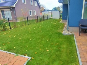 Unclassified image, 5 of 18, button