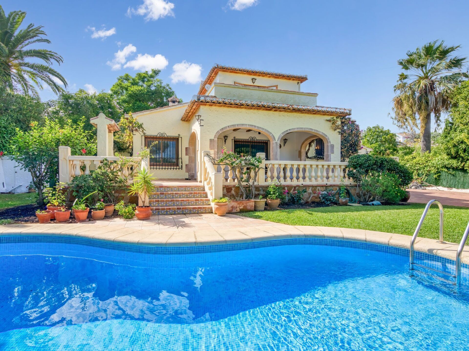 Agua, Planta, Cielo, Nube, Propiedad, Edificio, Azul, Naturaleza, Ventana, Azur