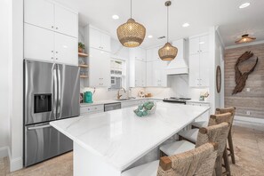 Fridge, microwave, oven, stovetop - Your dune retreat awaits at Driftwood Dunes / Pet Friendly / Lagoon Pool in Seacrest Beach / 4 Bikes (Rosemary Bch)