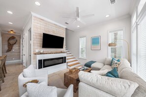 TV - Your dune retreat awaits at Driftwood Dunes / Pet Friendly / Lagoon Pool in Seacrest Beach / 4 Bikes (Rosemary Bch)