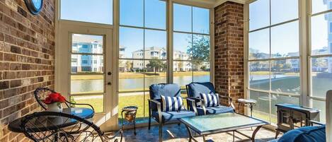 المنشأة من الداخل