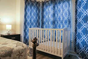 3 bedrooms, desk, iron/ironing board, travel crib