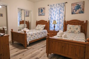 3 bedrooms, desk, iron/ironing board, travel crib