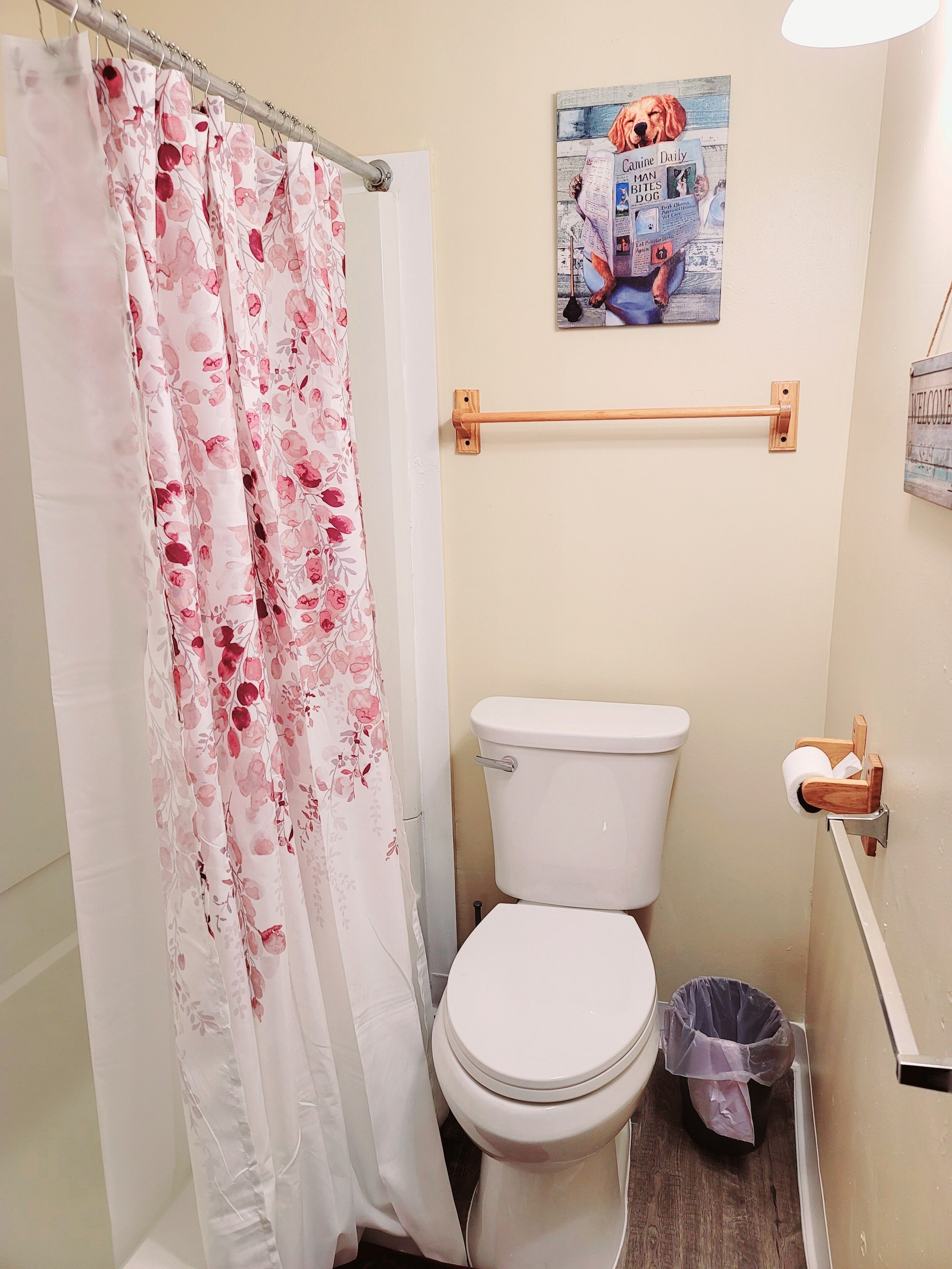Combined shower/tub, hair dryer, towels, soap