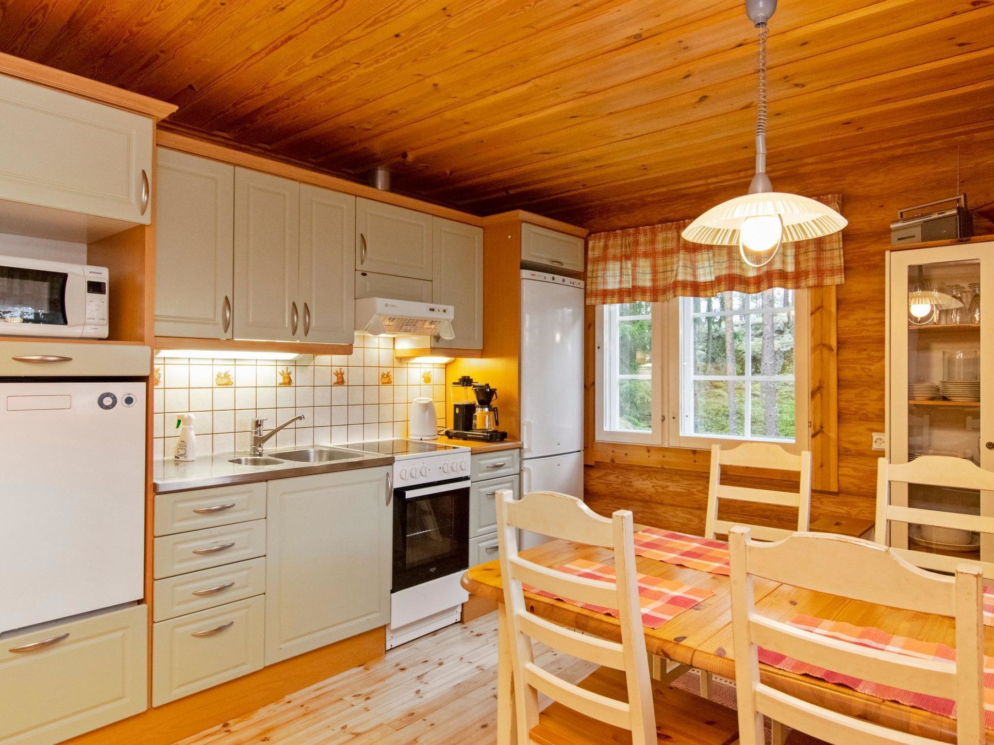 冰箱、微波炉、洗碗机、厨具/餐具