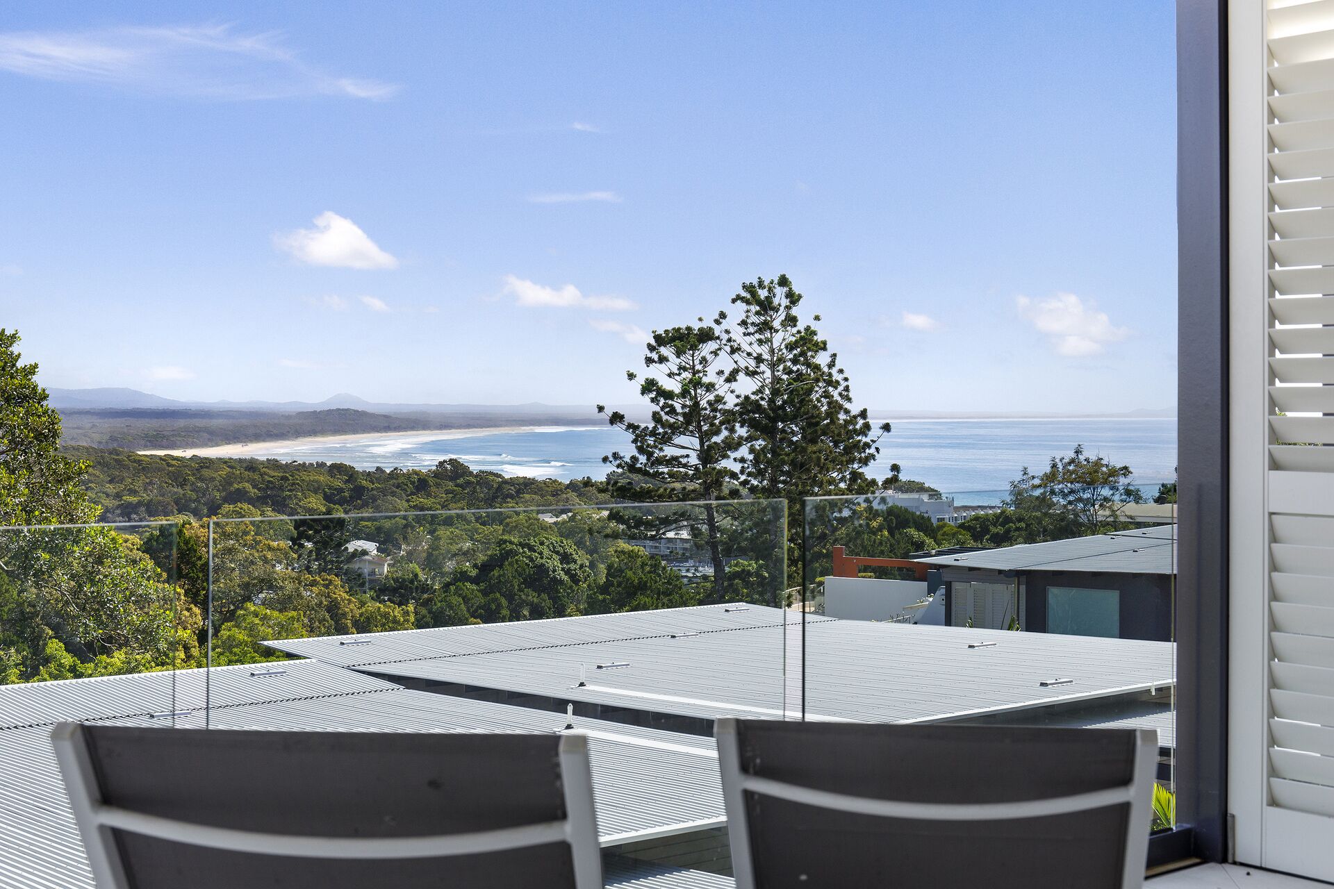 Deluxe Noosa penthouse with 5 star views — image 15