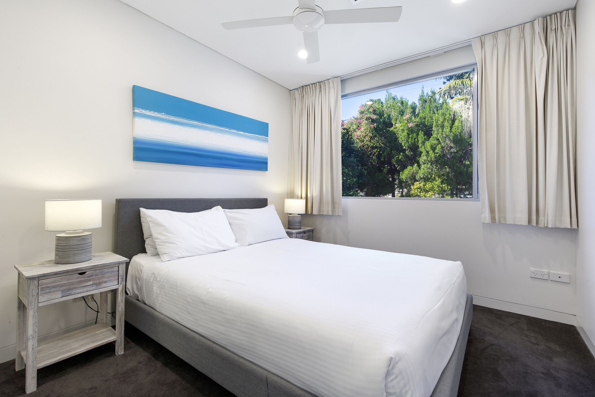 Deluxe Noosa penthouse with 5 star views — image 12