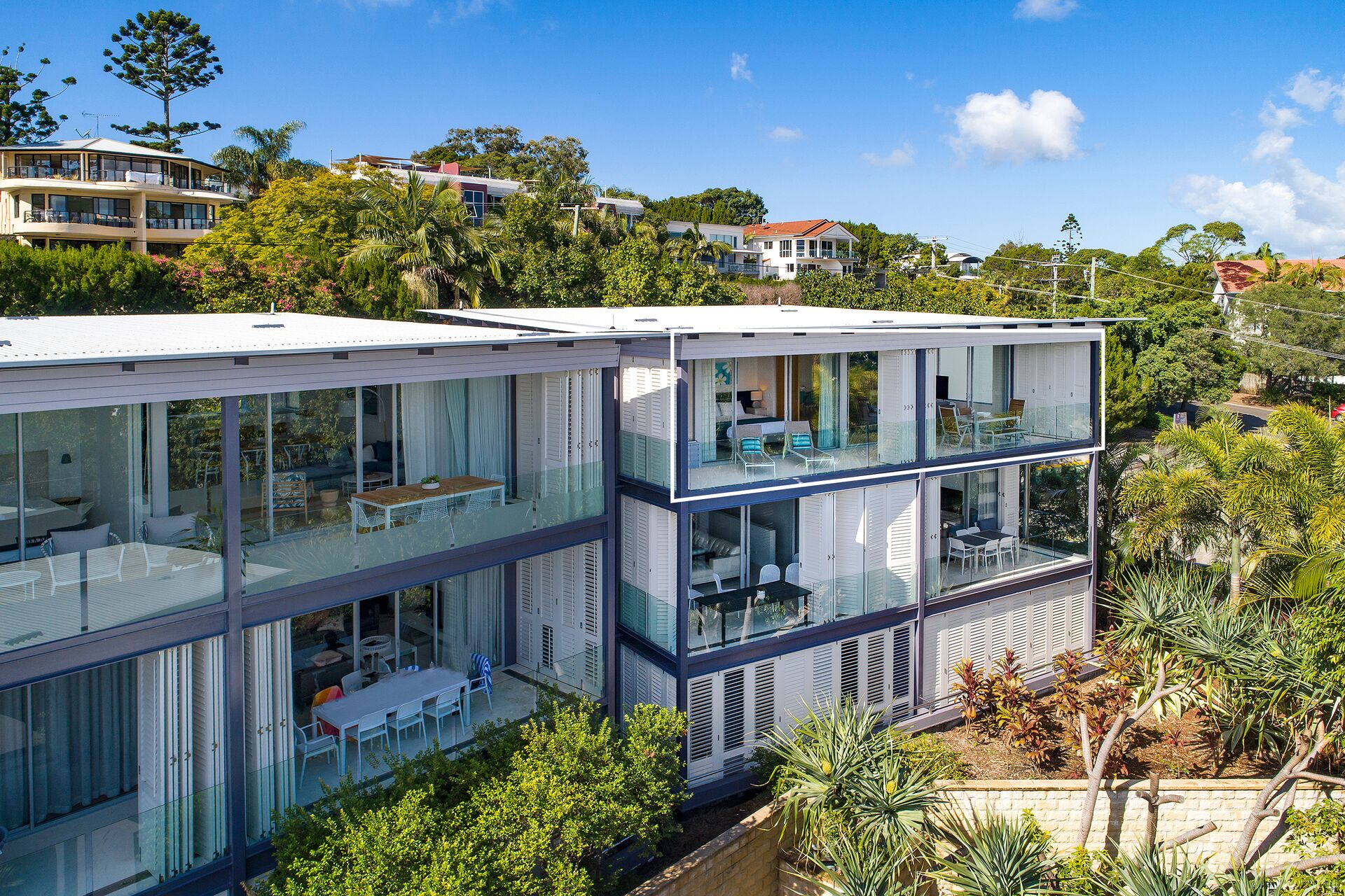 Deluxe Noosa penthouse with 5 star views — image 16